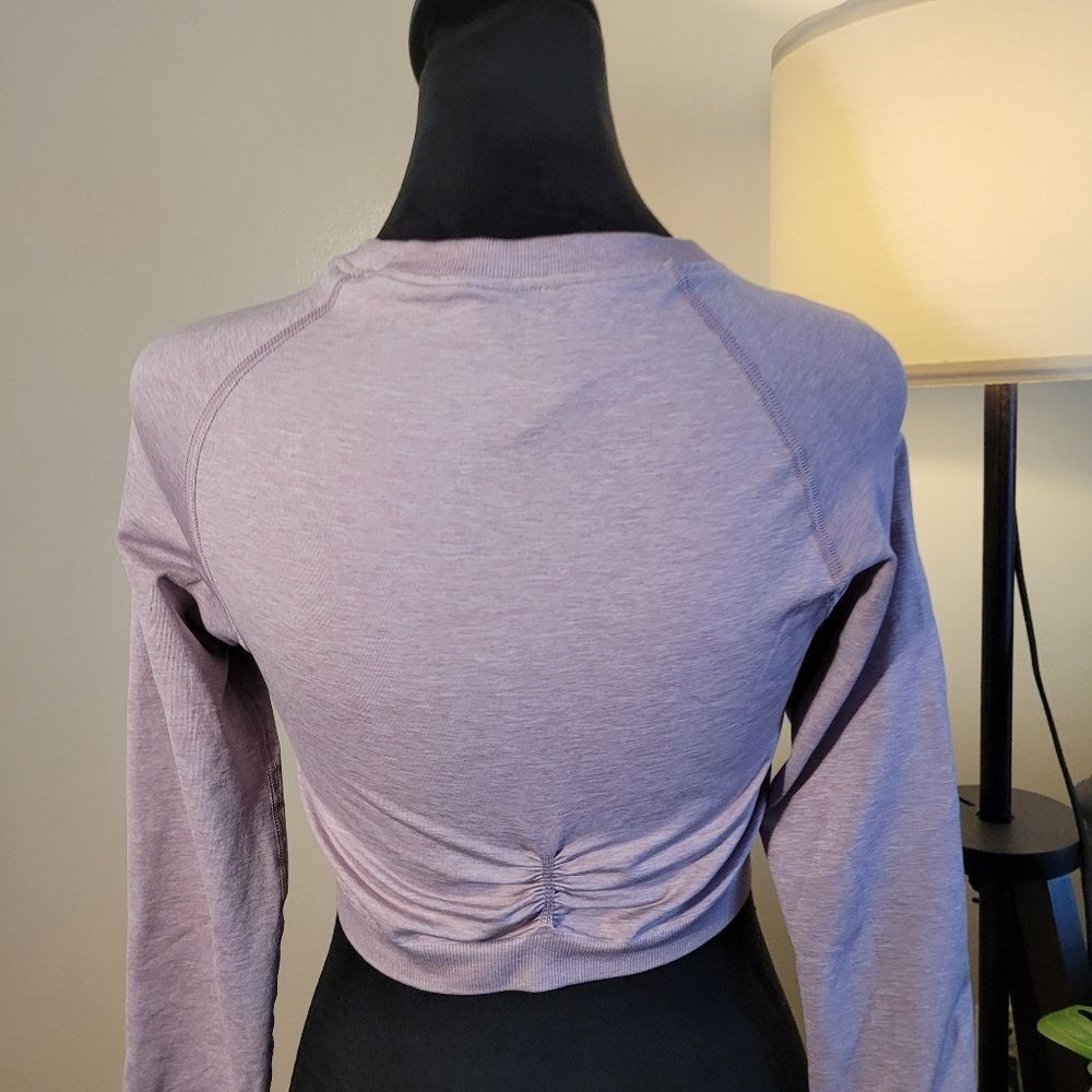 Gymshark Women's Long Sleeve Crop Top - Light Purple Size Medium EUC - Picture 11 of 14
